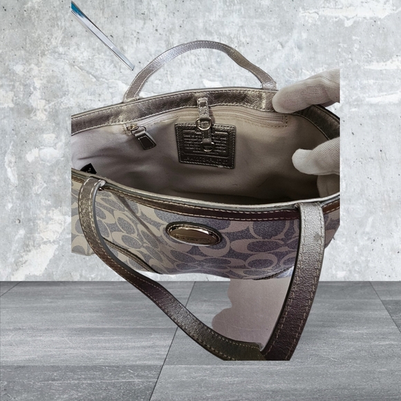 COACH Heritage Mini Signature Tote and Wristlet - Picture 3 of 10